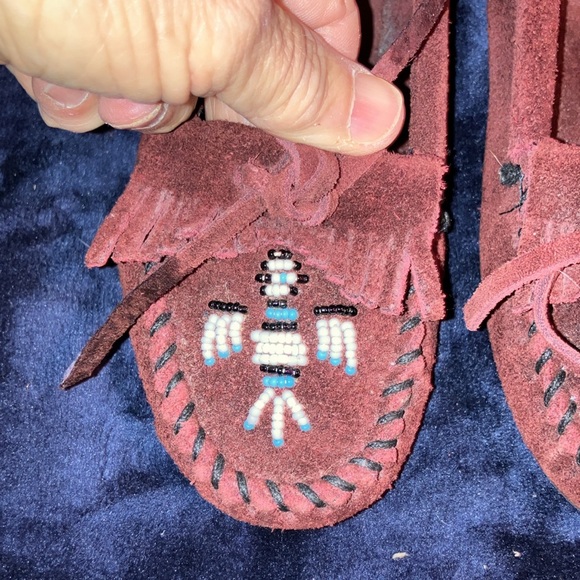 Minnetonka moccasins ￼size 6.5 - Picture 6 of 9